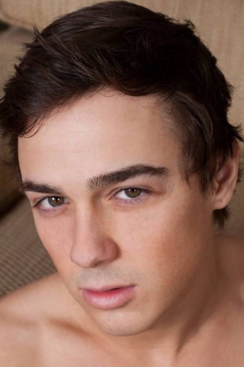 Actor Justin Owen