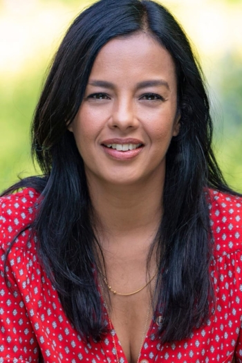 Actor Liz Bonnin
