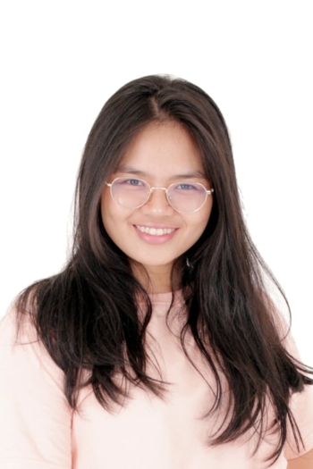 Actor Elena Rosmeisara