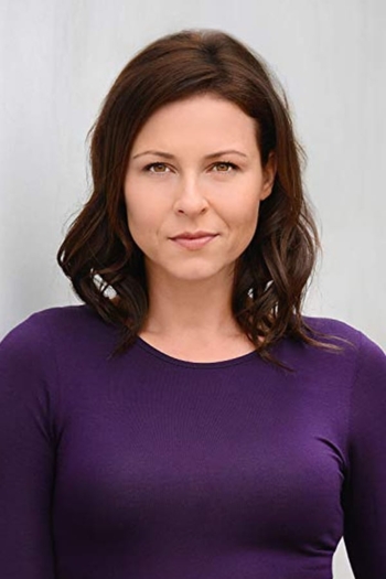 Actor Vanessa Cloke