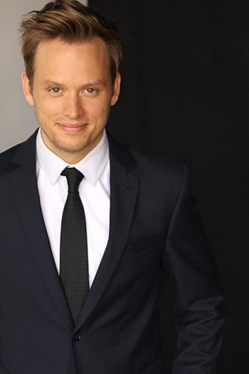 Actor David Shea Henne