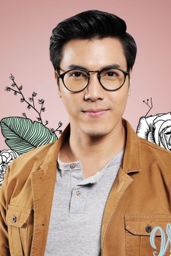 Actor Mai Warit Sirisantana