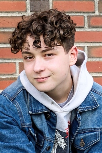 Actor Jamie Simiele