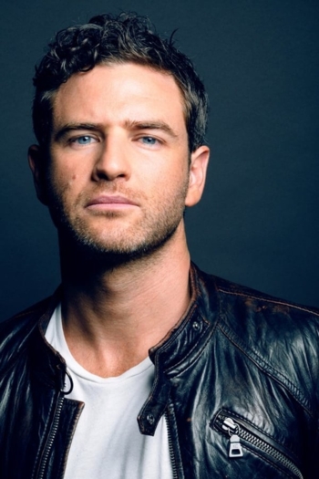 Actor Bernard Curry