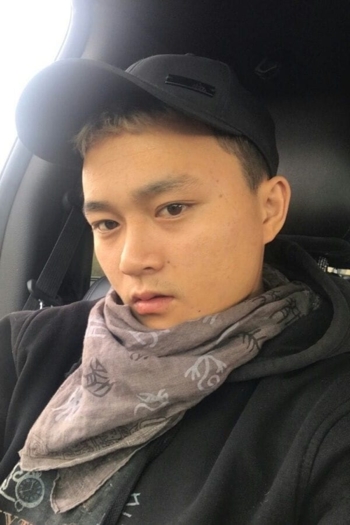 Actor Shijia Lü