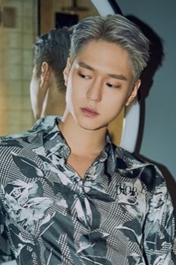 Actor Go Kyung-pyo