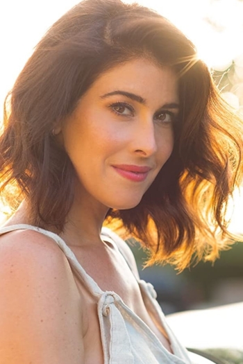Actor Krizia Bajos