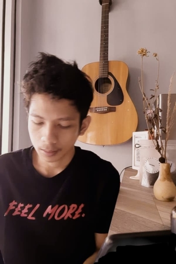 Actor Ega Trispantia  Putra