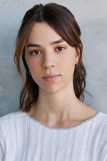 Actor Elisabeth Huggins