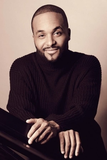 Actor Sullivan Fortner