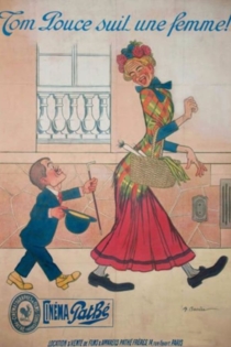 Tom Pouce suit une femme