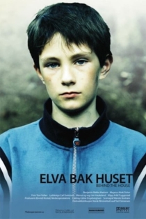 Elva bak huset