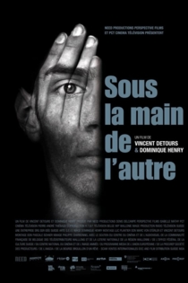 Sous la main de l'autre