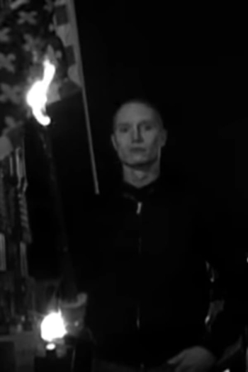 Salut à toi (Extrême droite)