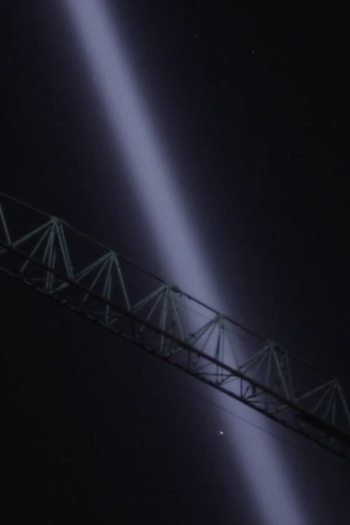 Anthony McCall: Crossing The Elbe