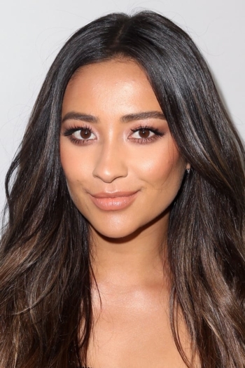 Actor Shay Mitchell