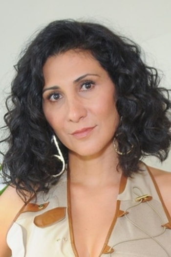 Actor Simone Victoria