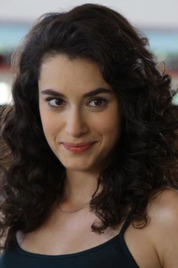 Actor Hande Doğandemir