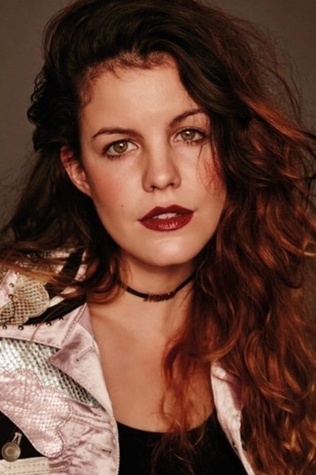 Actor Carlotta Cosials