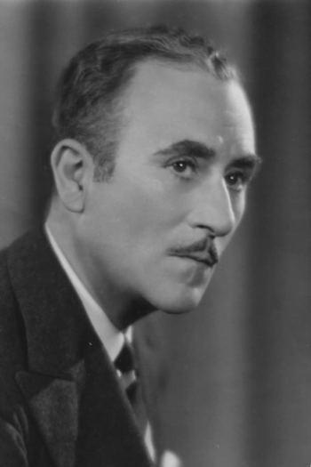 Actor John Halliday