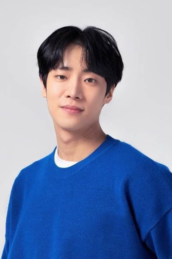 Actor Choo Young-woo