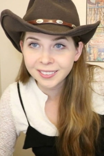 Actor Jenny Nicholson