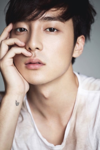 Actor Roy Kim