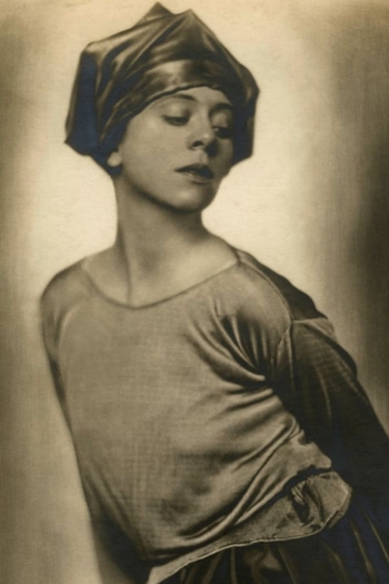 Actor Lucy Kieselhausen