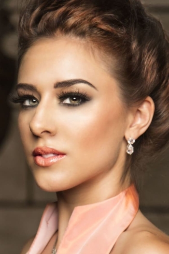 Actor Denise Woelpern