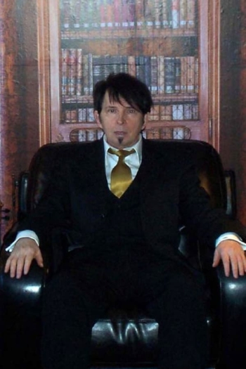 Actor Grant MacDonald