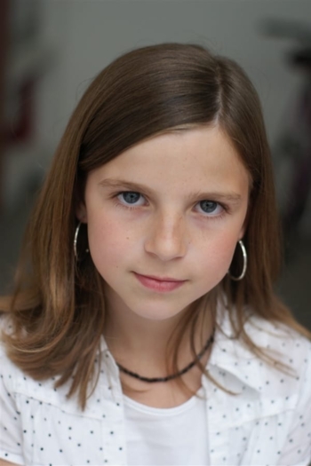 Actor Esther Valding