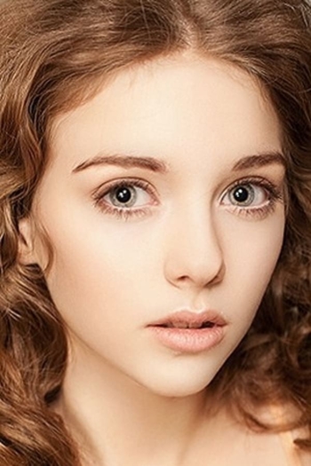 Actor Polina Stremousova