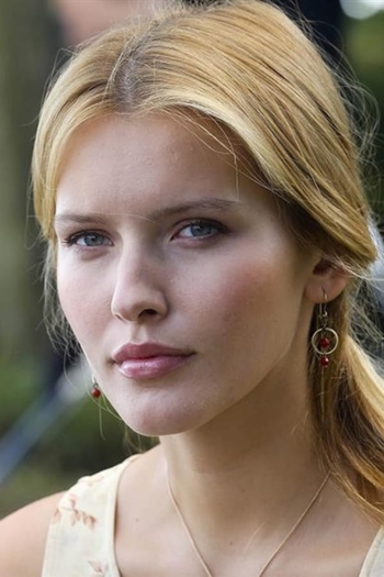 Actor Simona Krainová