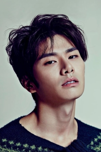 Actor Lee Yi-kyung