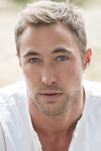 Actor Kyle Lowder