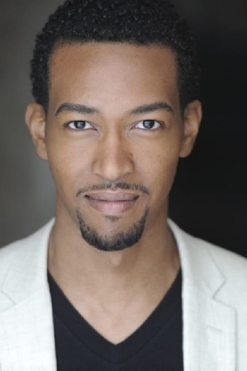 Actor Aaron Moss
