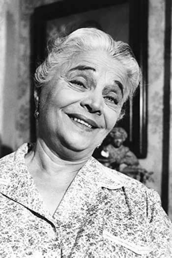 Actor Esther Minciotti