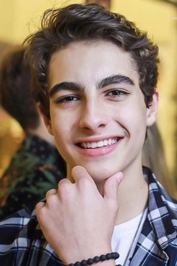 Actor Lucas Burgatti