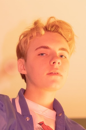 Actor Casper Leonard