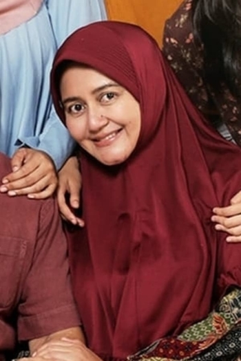 Actor Novia Kolopaking