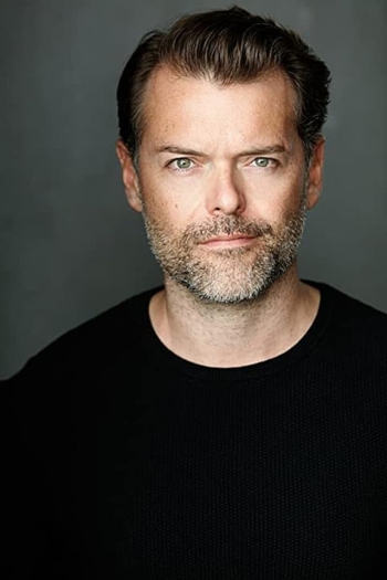 Actor Joel Elferink