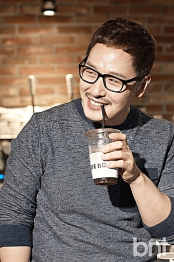 Actor Kim Poong