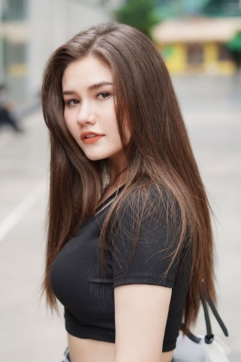 Actor Samantha Melanie Coates