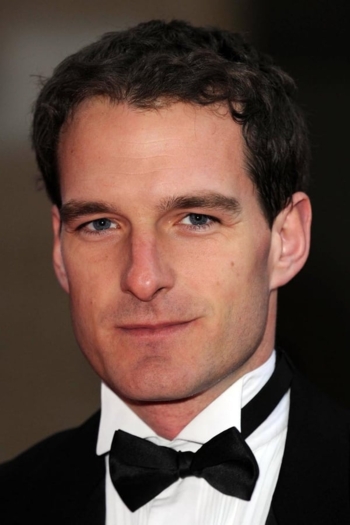 Actor Dan Snow
