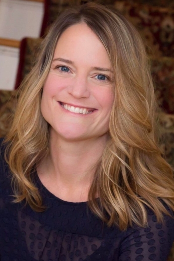 Book author Sara Shepard