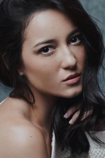 Actor Julie Estelle