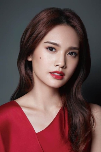 Actor Rainie Yang