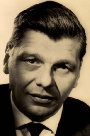 Actor Alexander Papendiek