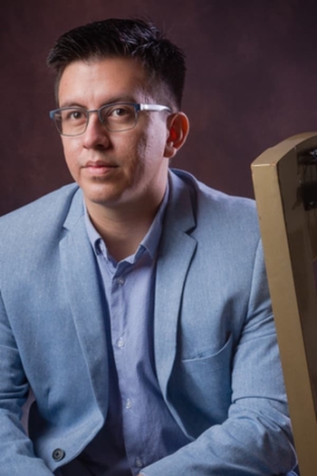 Actor Jonathan Totena