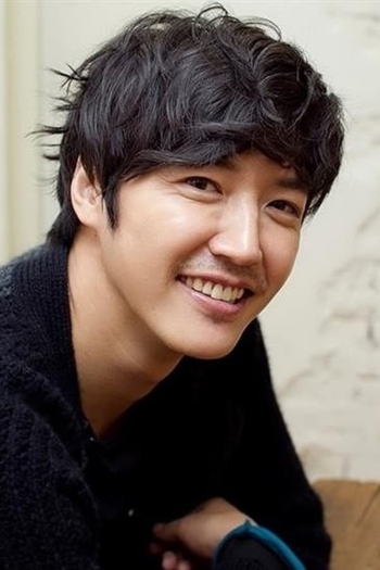 Actor Yoon Sang-hyun